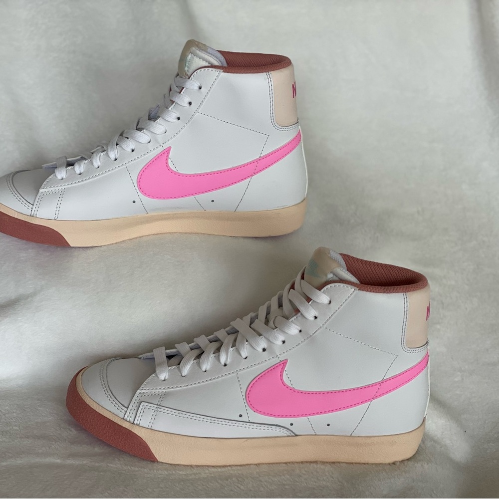 Nike Blazer Mid ‘77 - Big Girls 7Y
